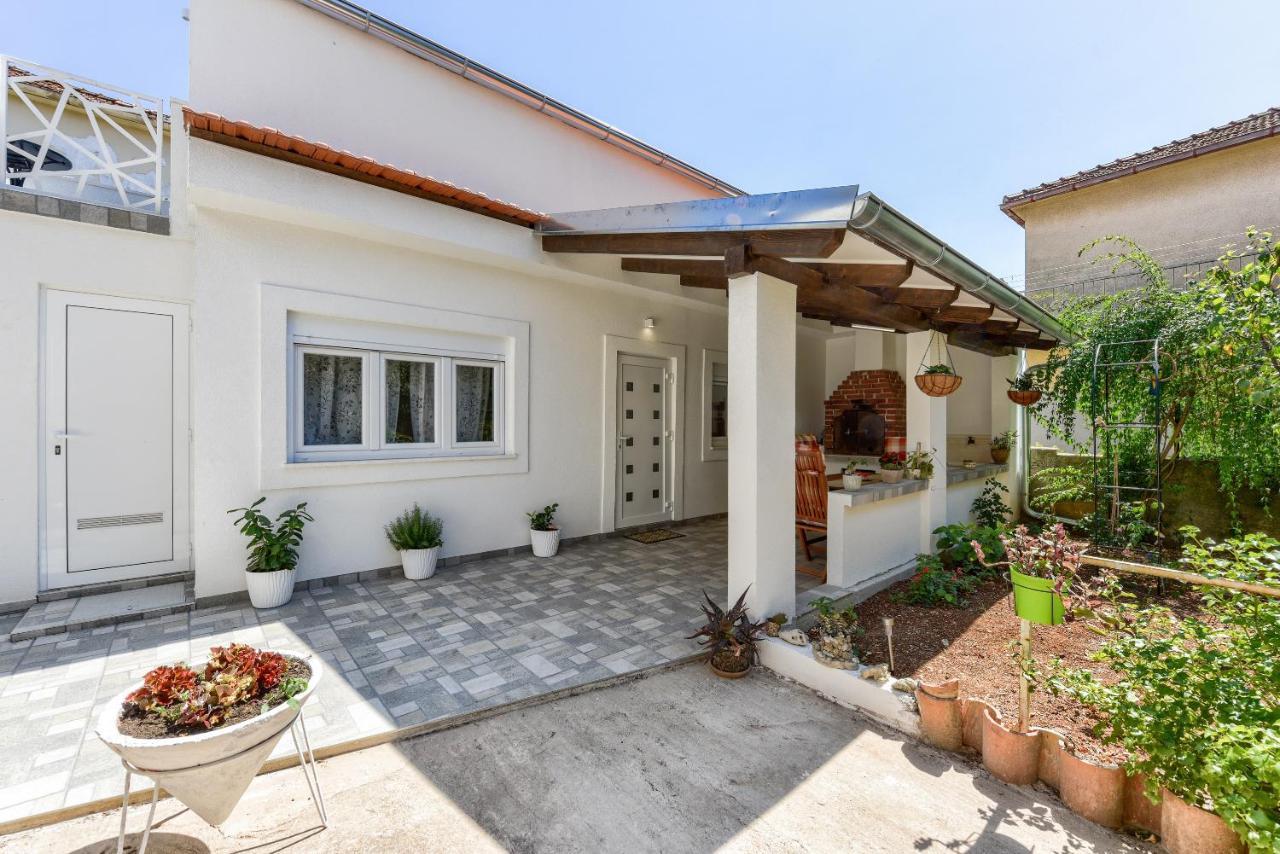 Apartment Yula Zadar Exterior foto